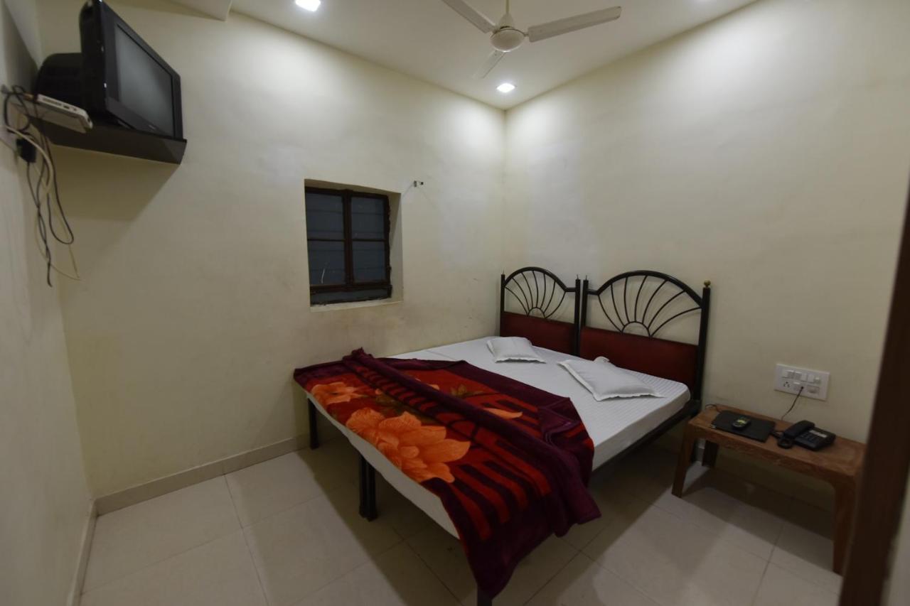 Baba Pensión Ajmer Exterior foto